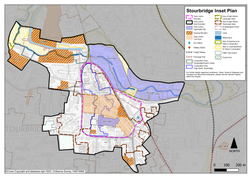 This figure is the Stourbridge Inset Plan. It shows the 3 town centre opportunity sites of North of Birmingham Street, Mill Race Lane and Rye Market as well as a number of housing allocations, a list of which can be found in Table 3.1. 