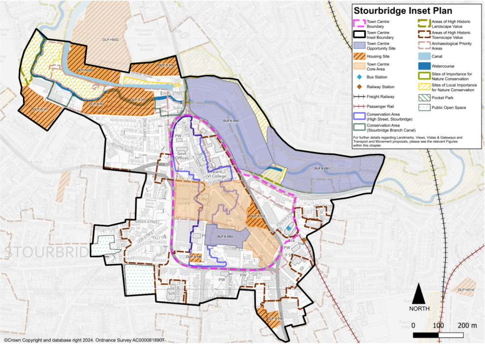 This figure is the Stourbridge Inset Plan. It shows the 3 town centre opportunity sites of North of Birmingham Street, Mill Race Lane and Rye Market as well as a number of housing allocations, a list of which can be found in Table 3.1. 